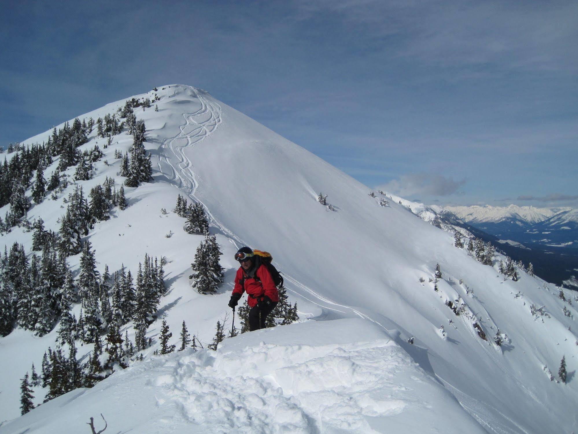 Vagabond Lodge At Kicking Horse Голдън Екстериор снимка